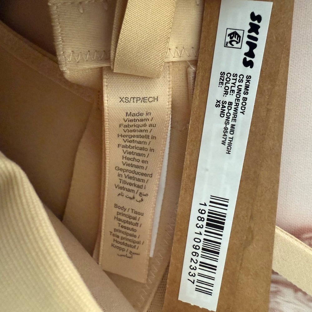 SKIMS Body CS Underwire Mid Thigh Bodysuit Size XS Sand NWT $138 - Picture 10 of 12